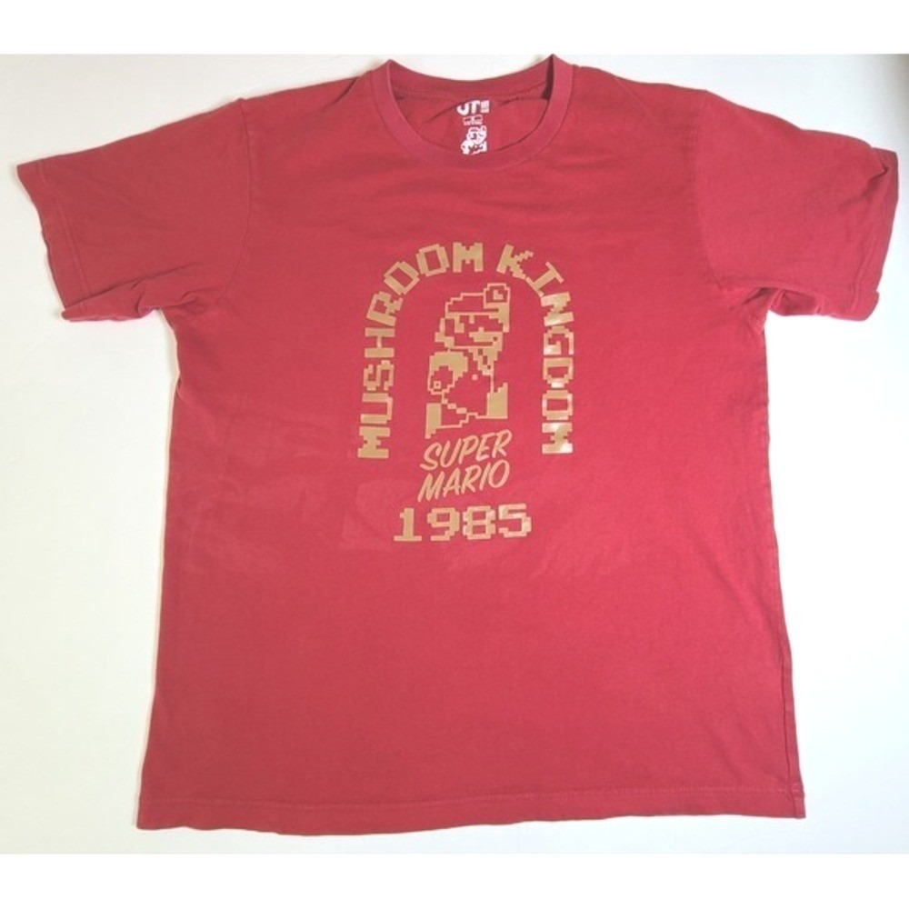 UNIQLO UT Super Mario Mushroom Kingdom 1985 Mens S Red Nintendo Graphic T Shirt